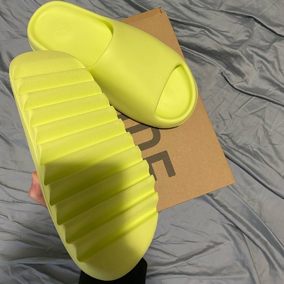 BRAND NEW YEEZY SLIDES - Picture 8 of 8
